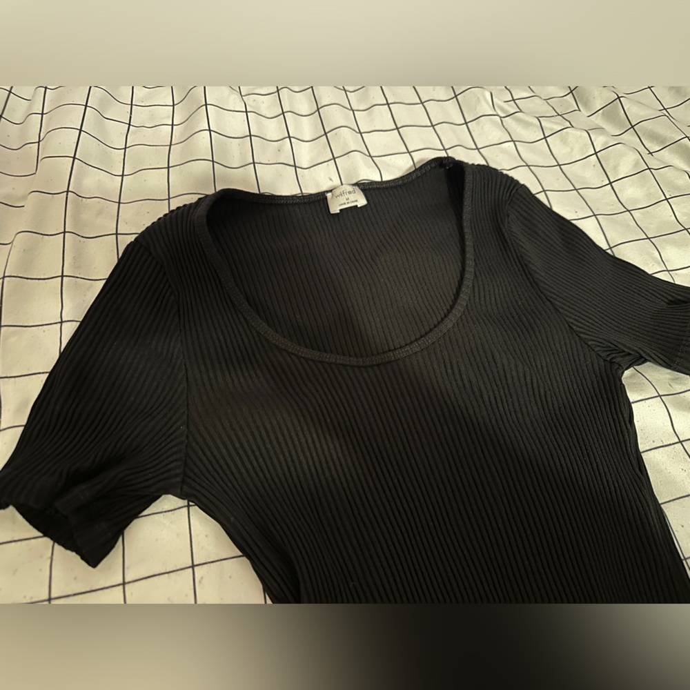 Wilfred Rib Knit Tee - Picture 2 of 3